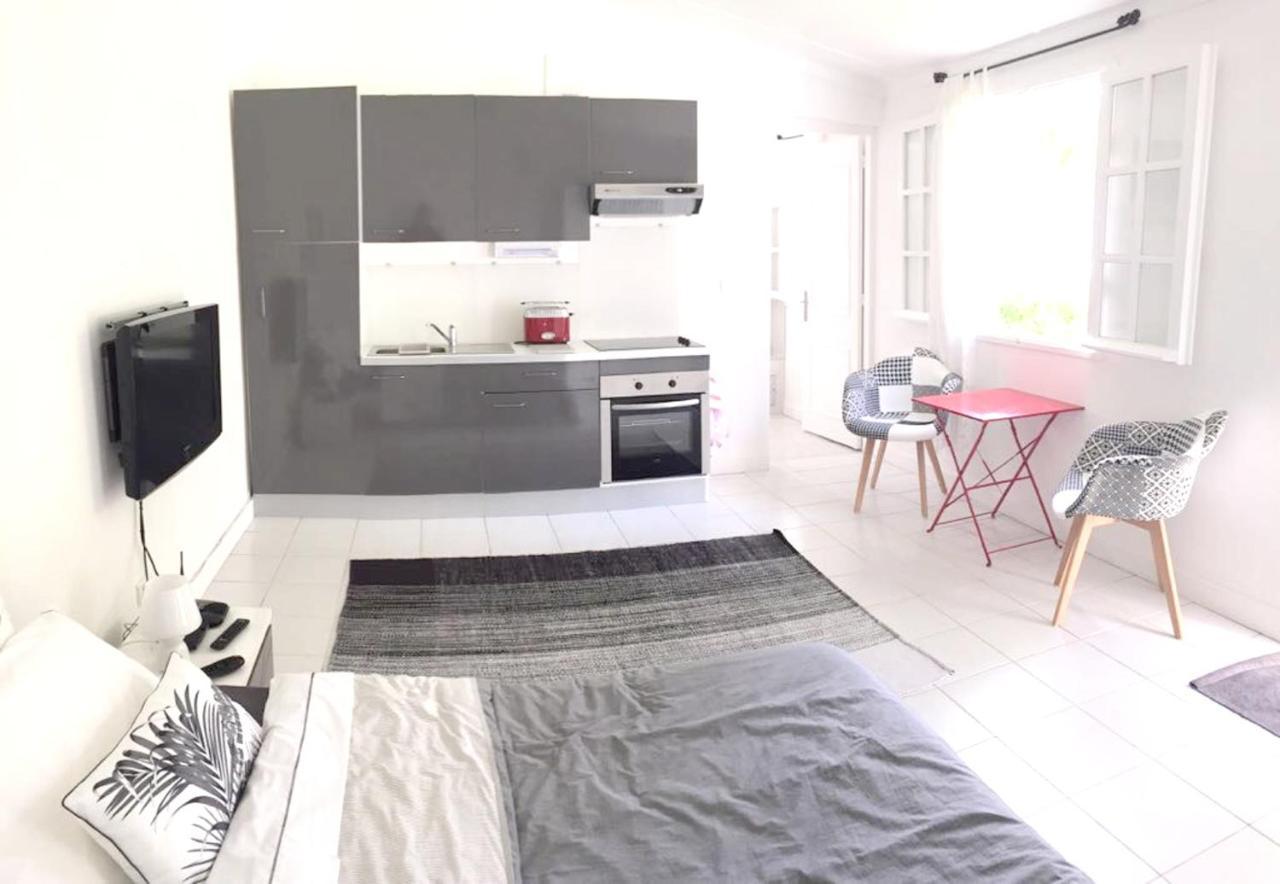 Studio Charmant Au Coeur De Boucan Canot 30 M² Avec Jardin Prive Saint-Paul Екстер'єр фото